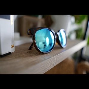QUAY Australia sunnies